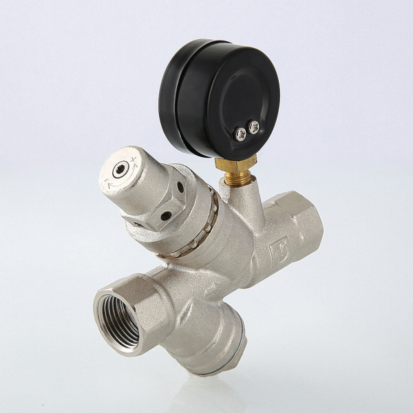 Подпиточный клапан с фильтром и манометром Valtec 1/2" VT.515.N.04 Подпиточный клапан с фильтром и манометром Valtec 1/2" VT.515.N.04