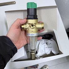 Фильтр Honeywell Braukmann FK06-3/4AAM со встроенным редуктором для горячей воды