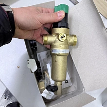 Фильтр Honeywell Braukmann FK06-1"AA со встроенным редуктором для холодной воды