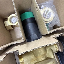 Фильтр Honeywell Braukmann HS 10 S-1 1/4" AA 100 мк со встроенным редуктором для холодной воды